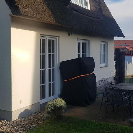 Reetdachhaus Mit Eigenem Strandkorb In Wohlenberg An Der Ostsee Экстерьер фото