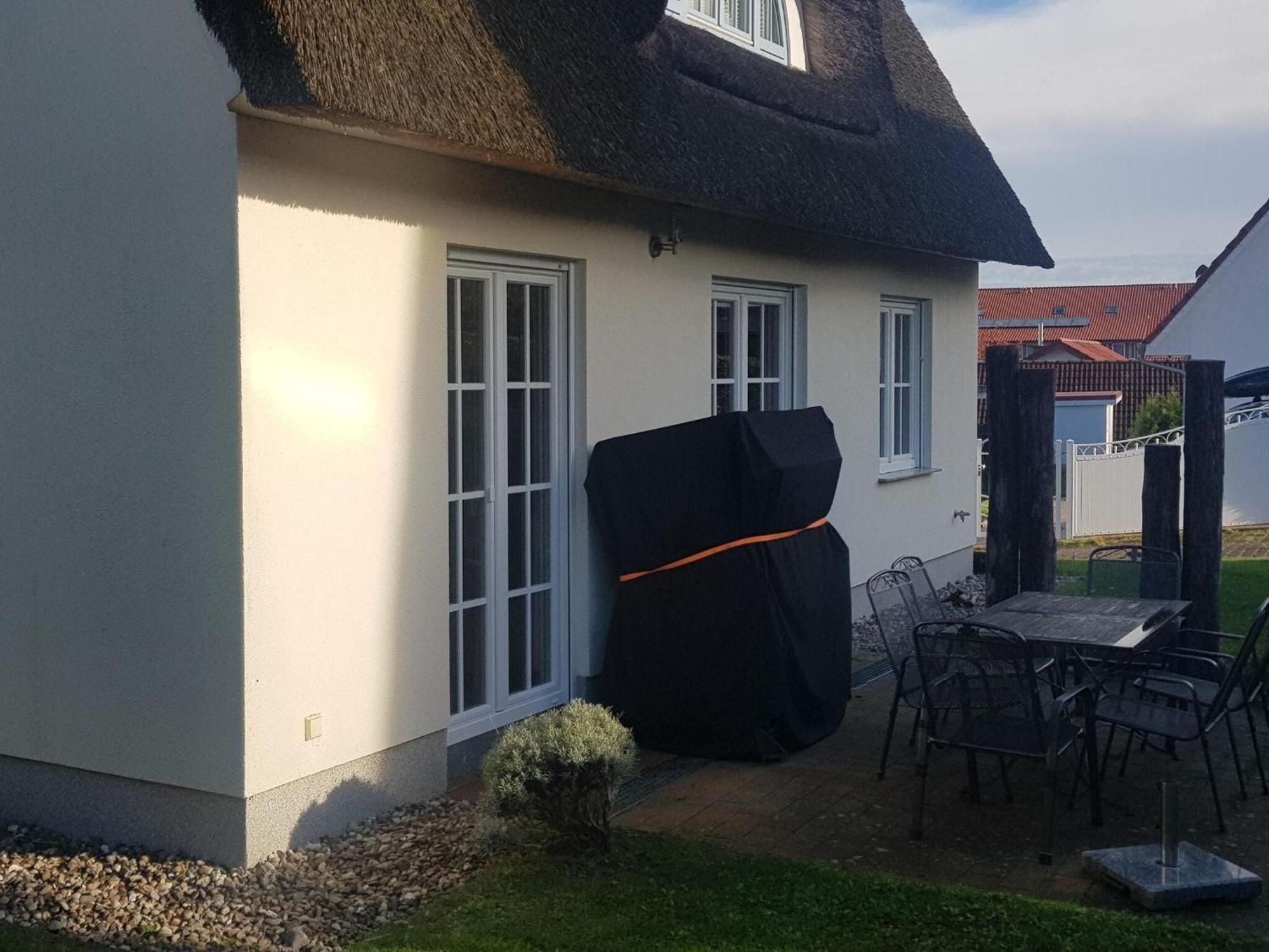 Reetdachhaus Mit Eigenem Strandkorb In Wohlenberg An Der Ostsee Экстерьер фото
